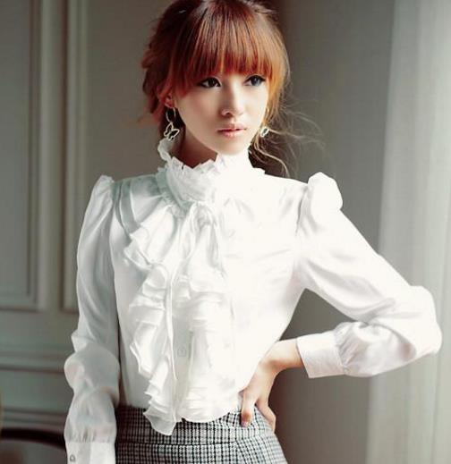今年很流行的宽松荷叶边衬衫：优雅时尚衬衫分享（图）