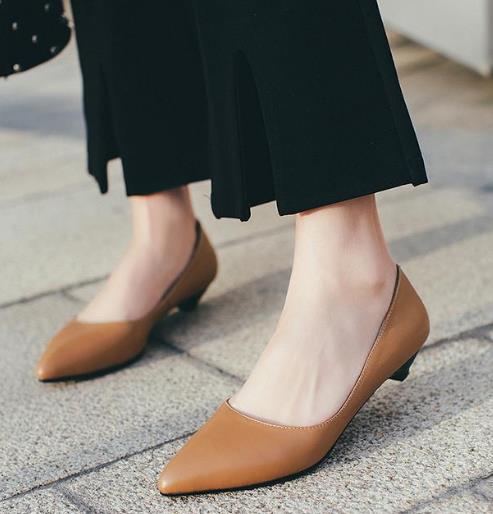 这些尖头低跟单鞋照样能穿出“女神”:6款单鞋分享 这些尖头低跟单鞋照样能穿出“女神”:6款单鞋分享