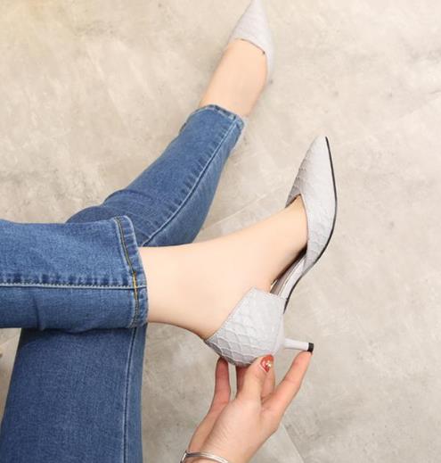 这些尖头低跟单鞋照样能穿出“女神”:6款单鞋分享 这些尖头低跟单鞋照样能穿出“女神”:6款单鞋分享