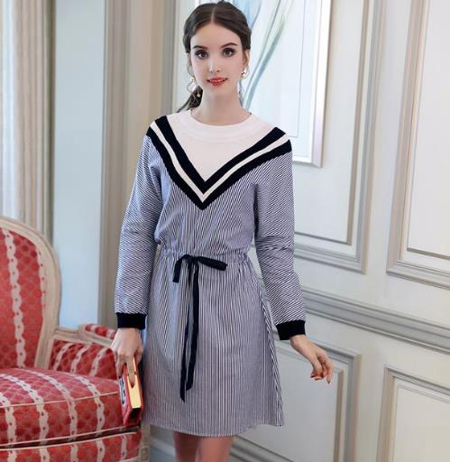 一字领条纹针织衬衫裙搭配:知性优雅衬衫推荐(图) 一字领条纹针织衬衫裙搭配:知性优雅衬衫推荐(图)