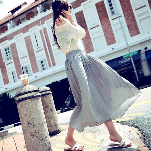 印花格子连衣裙搭配：有连衣裙夏天就该裙角飞扬