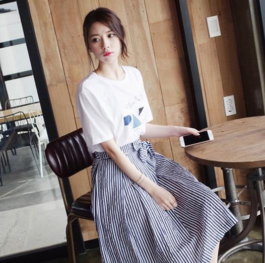 一字领套装推荐：6款展现套装性感魅力（图）