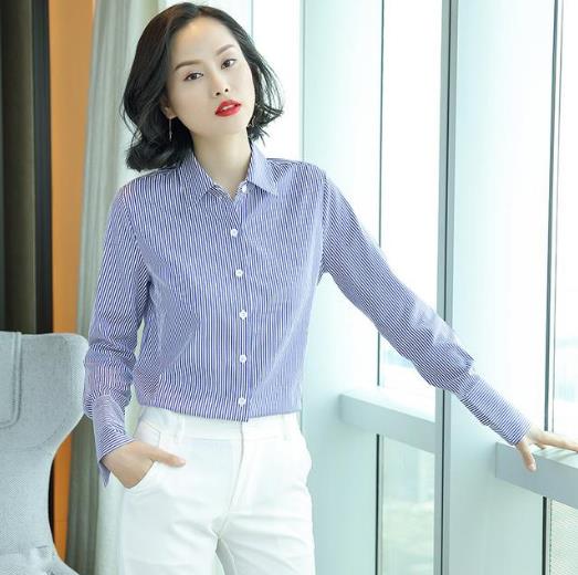 早秋新款喇叭袖针织衫：百搭显气质针织衫推荐