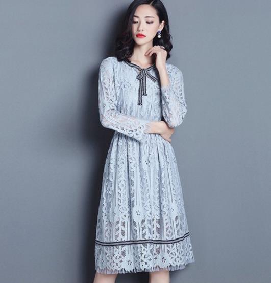 蕾丝连衣裙搭配：连衣裙性感魅惑无法抵挡