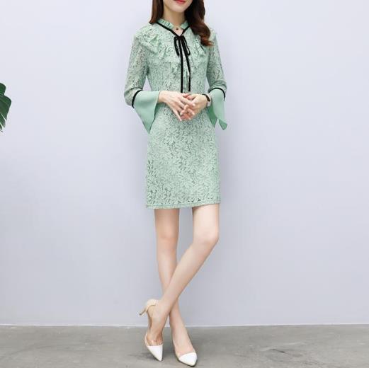 早秋长袖蕾丝连衣裙：打造窈窕曼妙身姿