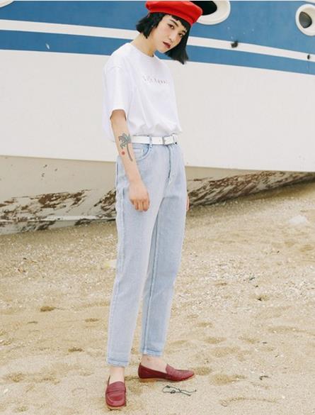 牛仔裤怎么搭配鞋子:6款牛仔裤穿出大长腿 牛仔裤怎么搭配鞋子:6款牛仔裤穿出大长腿