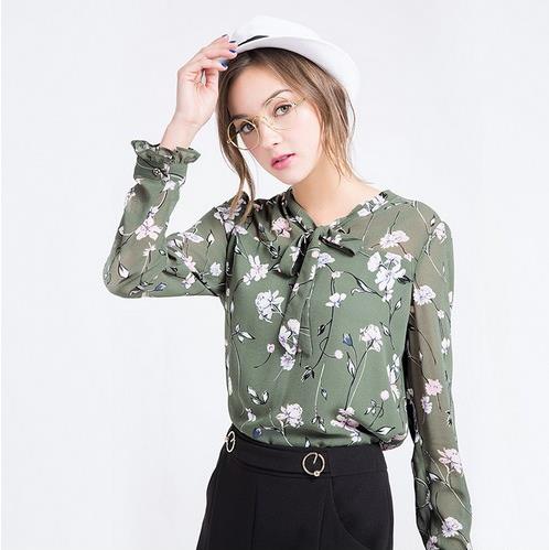 5款V领长袖雪纺衫搭配:彰显秋日休闲范儿(图) 5款V领长袖雪纺衫搭配:彰显秋日休闲范儿(图)