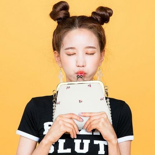 迷你小清新撞色手提包：5款手提包打造轻熟女神范儿