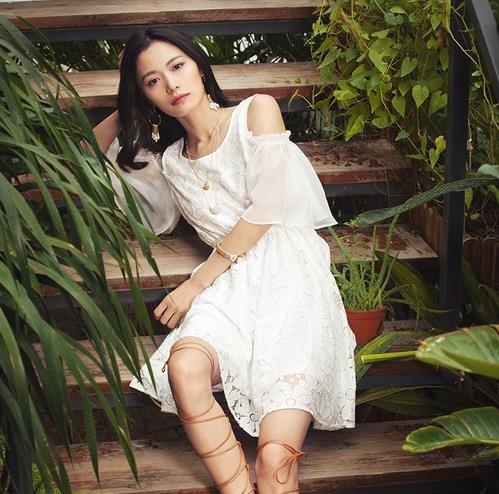 6款纯色斗篷连衣裙怎么搭配:优雅大方连衣裙分享 6款纯色斗篷连衣裙怎么搭配:优雅大方连衣裙分享