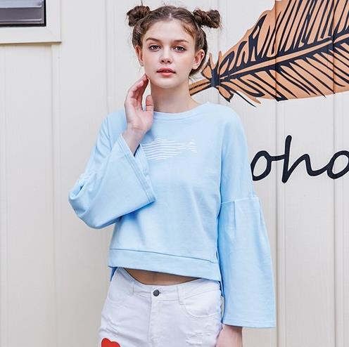 中袖蕾丝雪纺衫怎么搭配外套：时尚干练雪纺衫推荐