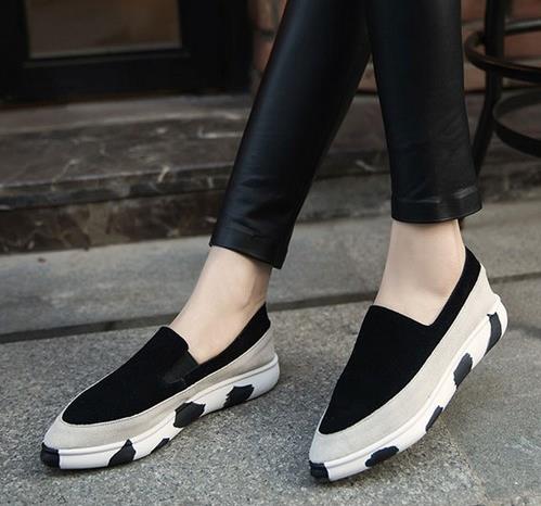 镂空平底尖头单鞋搭配：5款单鞋彰显复古英伦风（图）