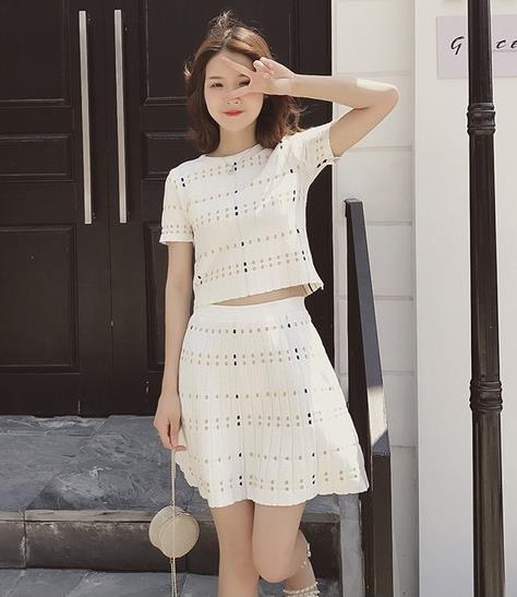 时尚省心雪纺衫碎花吊带裙套装：简约文艺范（图）