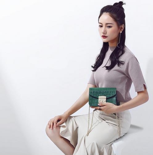 今年巨流行拼接圆环小方包：简约精致小方包分享