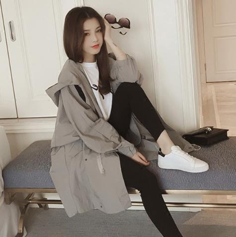 2017最流行的风衣:时尚系带收腰风衣推荐(图) 2017最流行的风衣:时尚系带收腰风衣推荐(图)