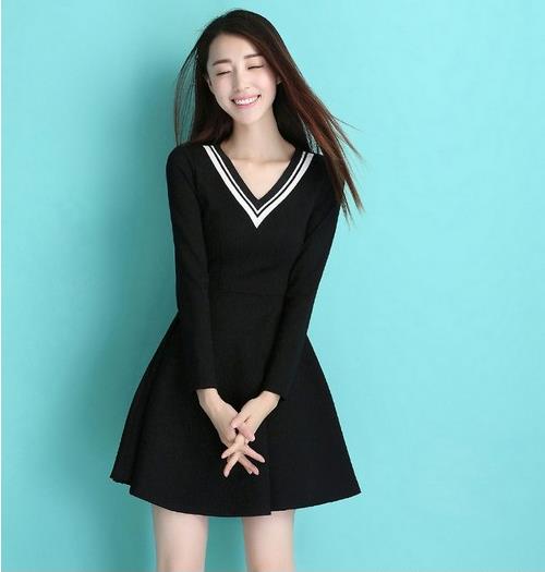 条纹针织A字裙怎么搭配外套：省心省力A字裙分享