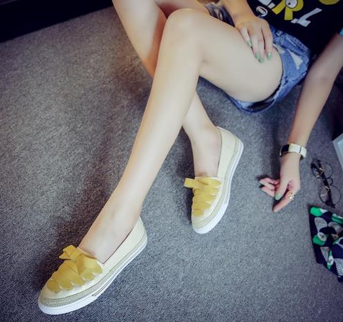 真皮浅口钉珠单鞋怎么搭配：5款搭出淑女名媛范（图）