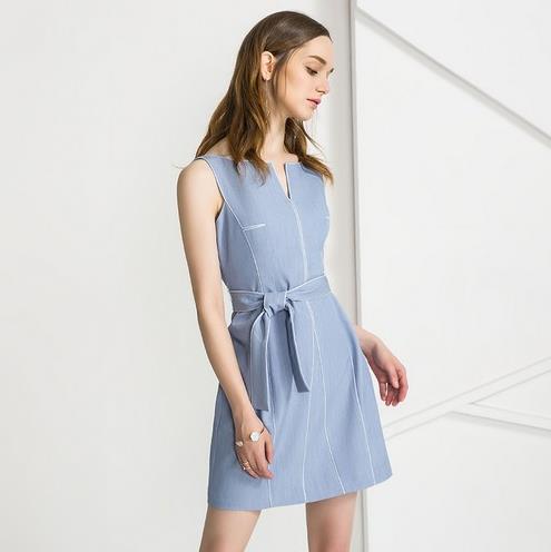 收腰牛仔裙怎么搭配:彰显牛仔裙优雅风范 收腰牛仔裙怎么搭配:彰显牛仔裙优雅风范