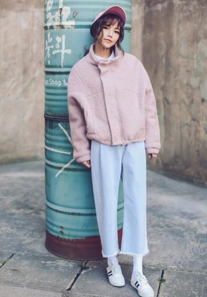 解决小粗腿的法宝：九分微喇牛仔裤搭配推荐（图）