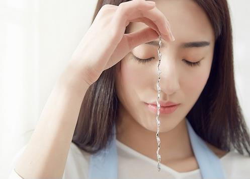 夏季锁骨链必不可少：5款时尚百搭锁骨链分享（图）