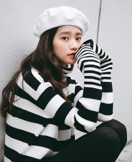 不挑人的显瘦又气质V领直筒针织衫怎么搭配裤子（图）