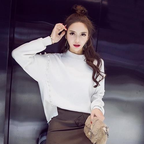 不挑人的显瘦又气质V领直筒针织衫怎么搭配裤子（图）