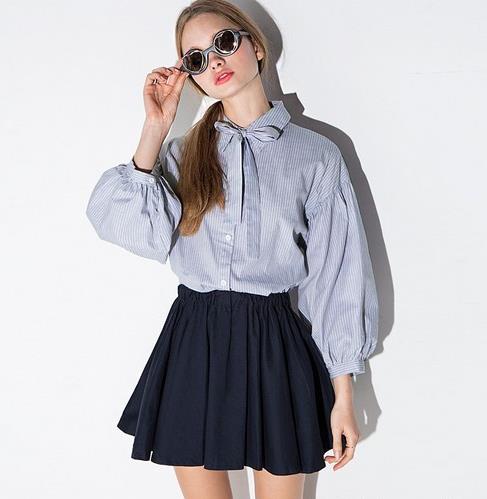 什么外套搭配宽松休闲衬衫才能彰显青春乖巧学院风