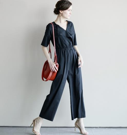 百褶雪纺无袖长裙怎么搭配：凸显清新甜美范（图）