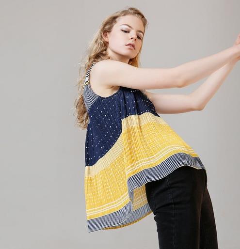 印花拼接半身裙怎么搭配上衣:时尚半身裙打造文艺范(图) 印花拼接半身裙怎么搭配上衣:时尚半身裙打造文艺范(图)