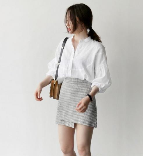 条纹高开衩阔腿裤两件套搭配：打造帅气与妖娆（图）