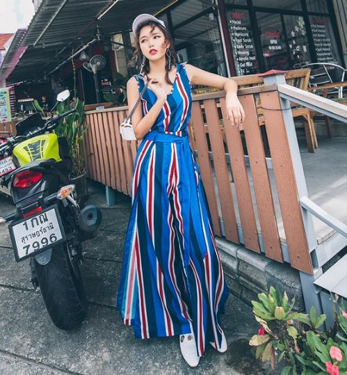 条纹高开衩阔腿裤两件套搭配：打造帅气与妖娆（图）