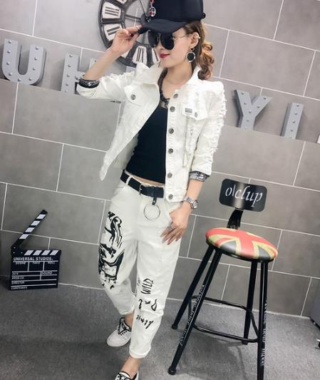 条纹高开衩阔腿裤两件套搭配：打造帅气与妖娆（图）