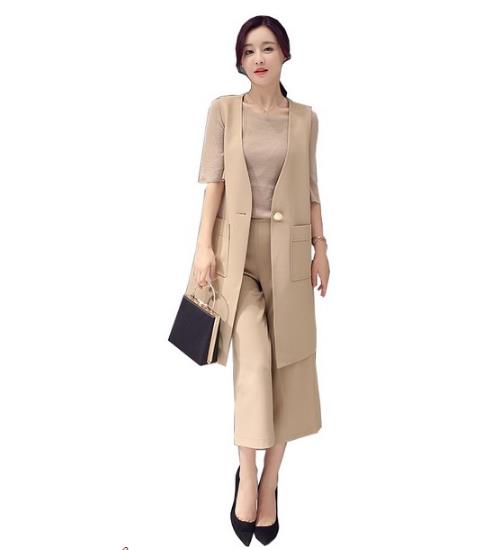 宽松毛边刺绣牛仔短外套搭配：减龄外套推荐（图）