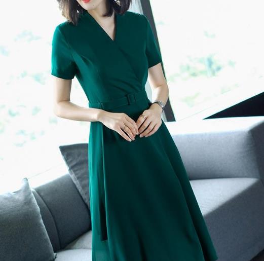 2017新款显瘦A字裙:女装A字裙搭配推荐 2017新款显瘦A字裙:女装A字裙搭配推荐