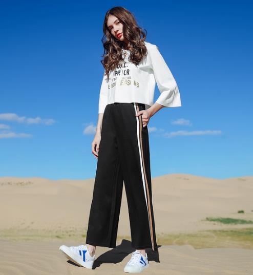 今年最流行刺绣牛仔套装：帅气洒脱套装推荐（图）