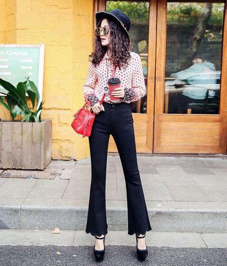 什么上衣搭配高腰微喇九分裤才能彰显性感女人味 什么上衣搭配高腰微喇九分裤才能彰显性感女人味