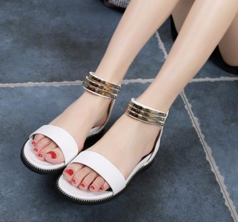 拼色牛皮细带平底鞋搭配:时尚优雅平底鞋分享(图) 拼色牛皮细带平底鞋搭配:时尚优雅平底鞋分享(图)