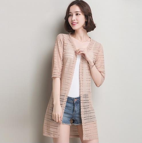 5款帅气又优雅中长款条纹透视感针织衫搭配（图）