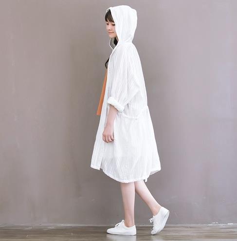 5款帅气又优雅中长款条纹透视感针织衫搭配（图）