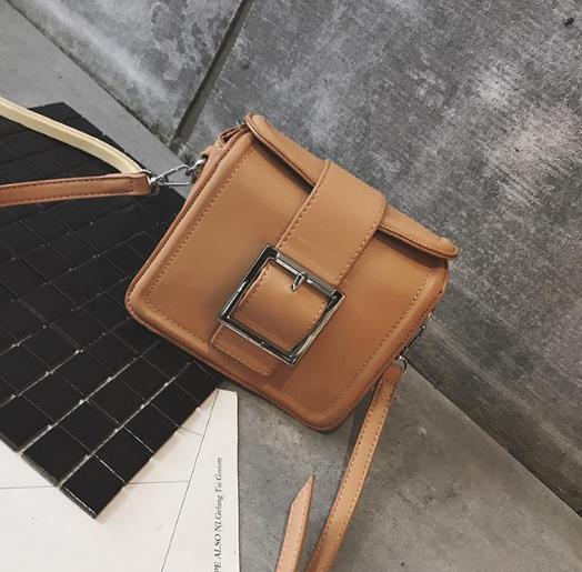 小方包单肩斜挎包：百搭小方包实用又时髦