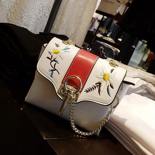 小方包单肩斜挎包：百搭小方包实用又时髦