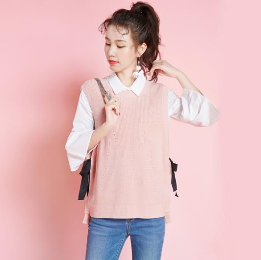 高腰裙搭配刺绣圆领卫衣：青春减龄卫衣分享（图）