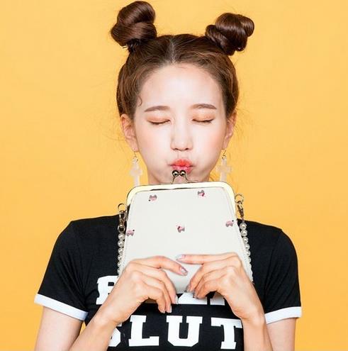 简约帆布单肩包搭配：文艺小清新单肩包推荐（图）