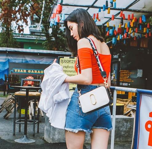 链条小方包搭配：5款链条包打造高冷轻奢路线（图）