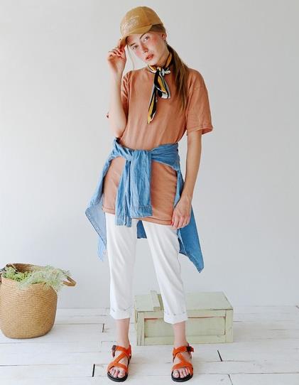 长裙搭配复古平底凉鞋：优雅有气质凉鞋推荐