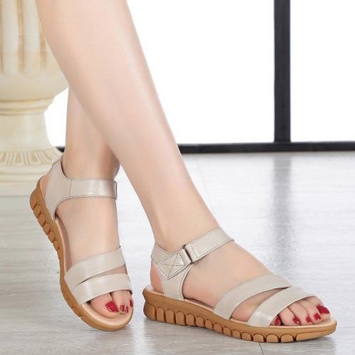 长裙搭配复古平底凉鞋：优雅有气质凉鞋推荐