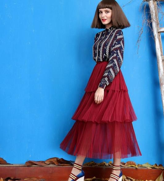 百褶半身裙怎么搭配上衣:半身裙彰显优雅文艺范儿 百褶半身裙怎么搭配上衣:半身裙彰显优雅文艺范儿