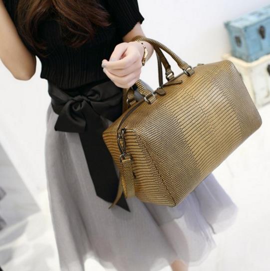 圆环流苏单肩包推荐：6款单肩包搭出时尚北欧风