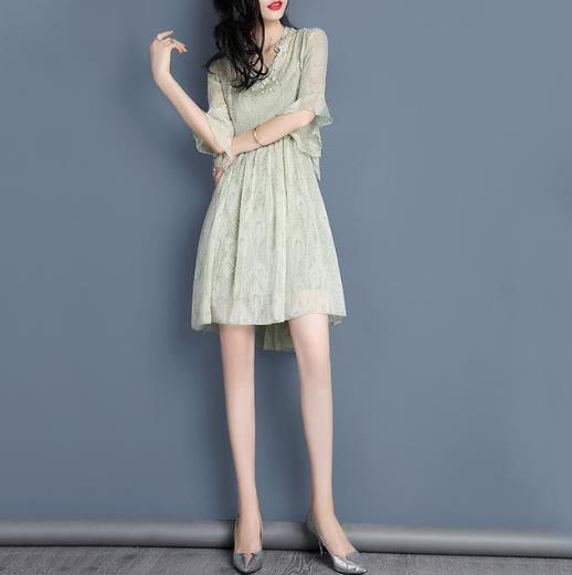 条纹喇叭袖连衣裙:6款连衣裙搭配减龄又显瘦 条纹喇叭袖连衣裙:6款连衣裙搭配减龄又显瘦