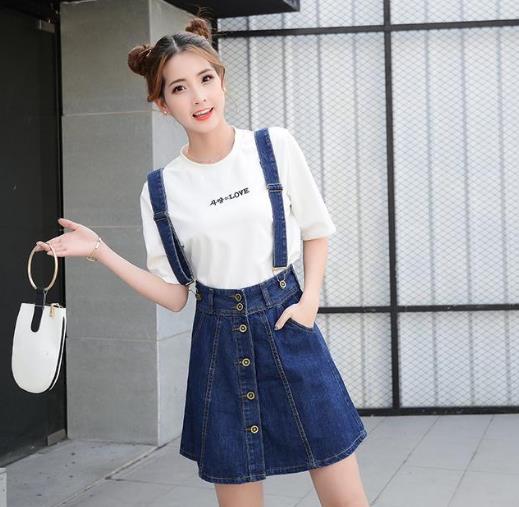 T恤搭配雪纺半身裙：6款半身裙搭出简约时尚感