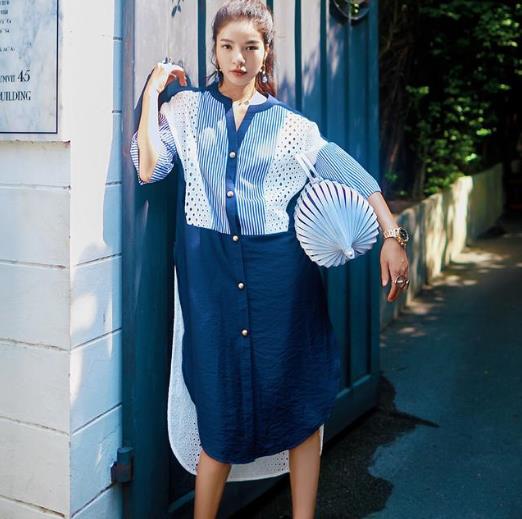 凉鞋搭配牛仔衬衫裙：打造夏日性感女神范儿